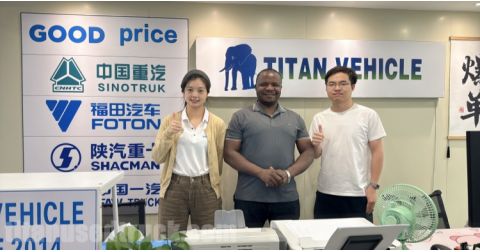 Uganda Guests Purchased Sinotruk Howo Cargo Truck in TITAN VEHICLE