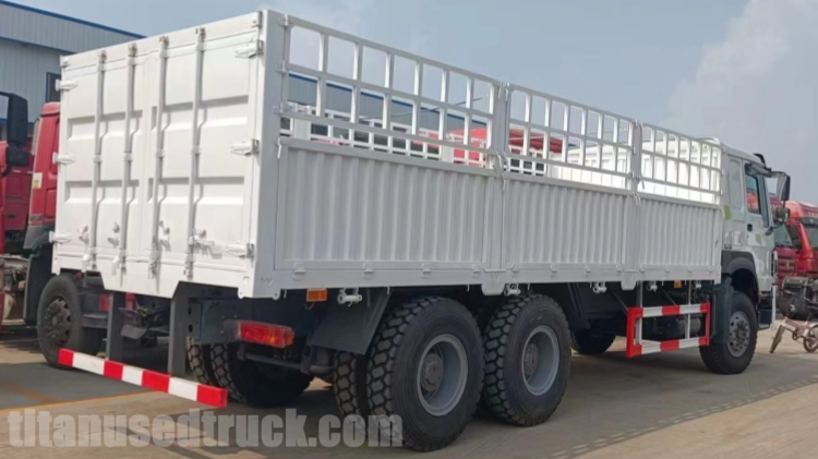 6x4 Sinotruk Howo Cargo Truck in Uganda