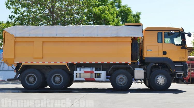 LHD 8x4 Used Sitrak Howo Dump Truck for Sale in Djibouti