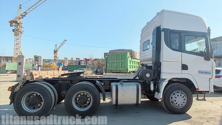 6x4 Used Shacman Tractor Truck M3000 for Sale in Namibia