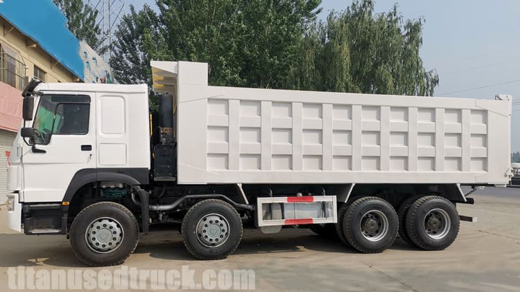 Cheap Used Howo Dump Trucks 8x4 for Sale in Cameroon