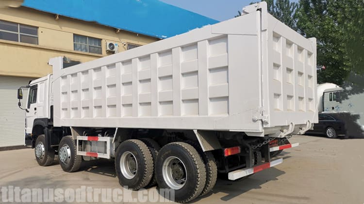 Cheap Used Howo Dump Trucks 8x4 for Sale in Cameroon