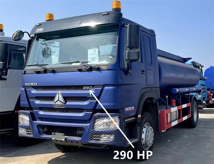 Slightly Used Howo 4x2 Petrol Tanker Truck for Sale In Gabon