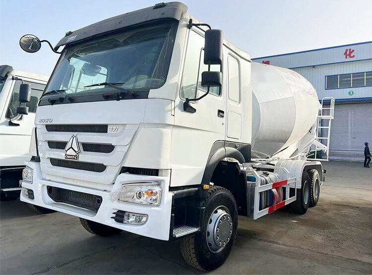 2023 Sinotruk Howo Used Cement Mixer Truck for Sale in Nigeria
