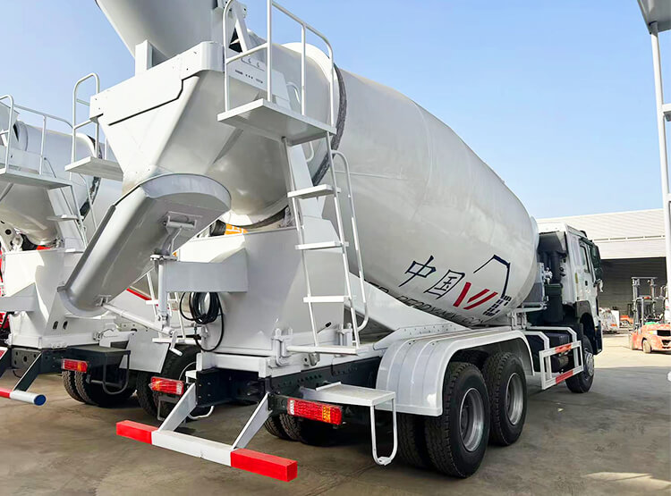 2023 Sinotruk Howo Used Cement Mixer Truck for Sale in Nigeria