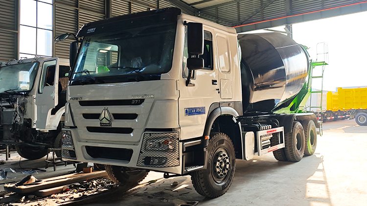 Sinotruk Howo Second Hand Concrete Mixer Truck for Sale in Zimbabwe