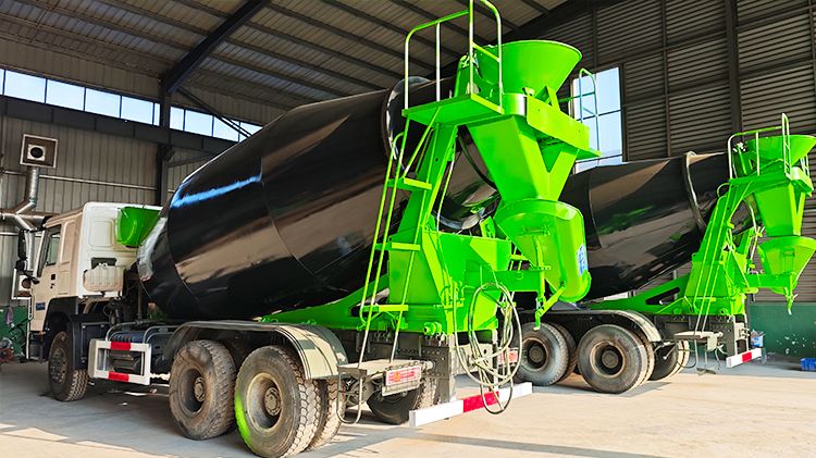 Sinotruk Howo Second Hand Concrete Mixer Truck for Sale in Zimbabwe
