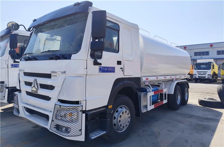 Used Howo Oil Tanker Trucks 10 Wheeler for Sale In Zimbabwe