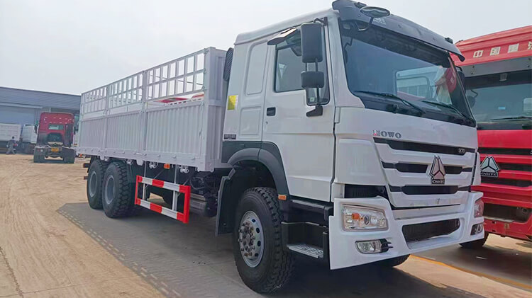 Second Hand Sinotruk Howo 371 Fence Cargo Truck for Sale in Senegal