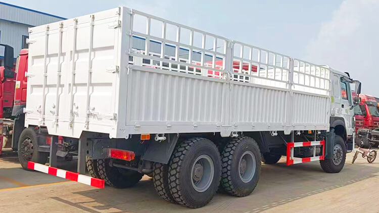 Second Hand Sinotruk Howo 371 Fence Cargo Truck for Sale in Senegal