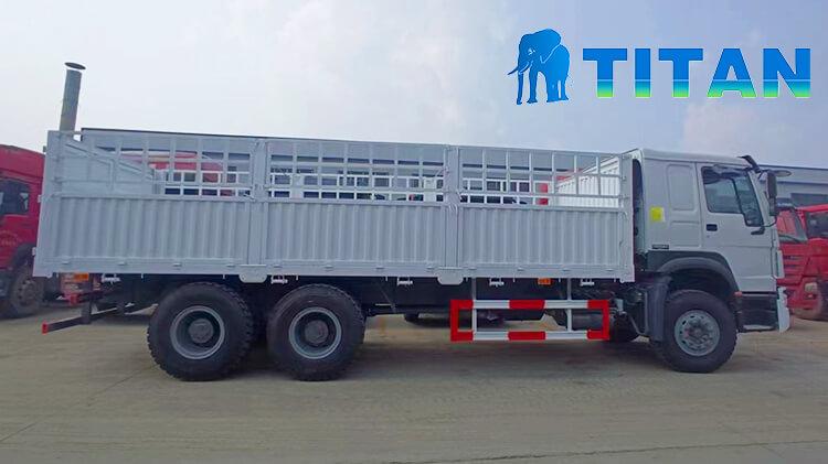 Second Hand Sinotruk Howo 371 Fence Cargo Truck for Sale in Senegal