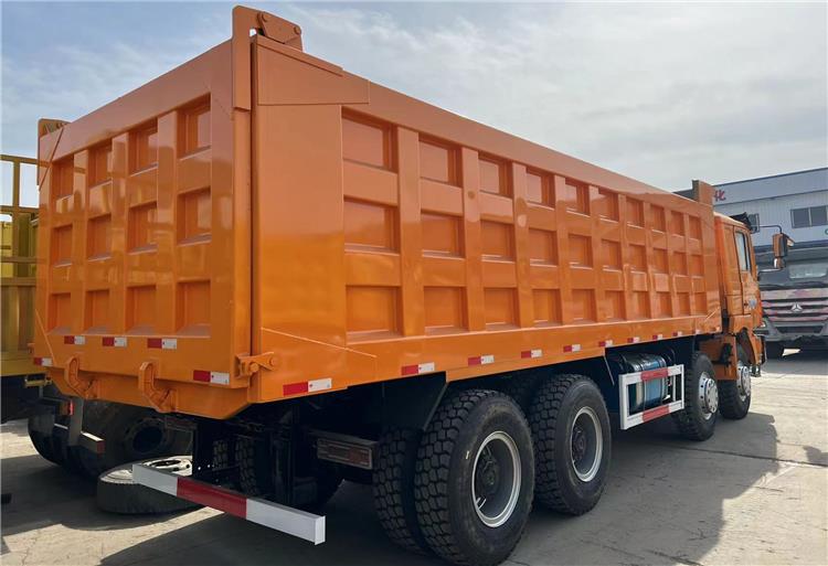 Used Shacman F3000 Dump Truck 8x4 for Sale In Kenya