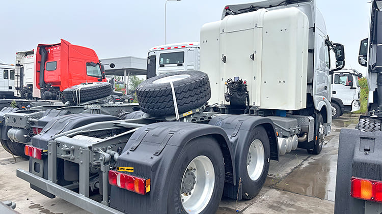 Used Howo 6X4 Heavy Duty CNG Trucks Price for Sale in Nigeria