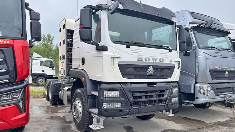 Second Hand Howo 6X4 CNG Semi Trucks for Sale in Tanzania