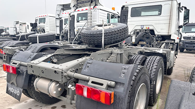 Used Sinotruk Howo 6x4 Tractor Trucks 400HP For Sale in Nigeria
